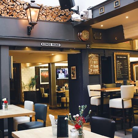 The Kings Arms Hotel สวินดอน ภายนอก รูปภาพ