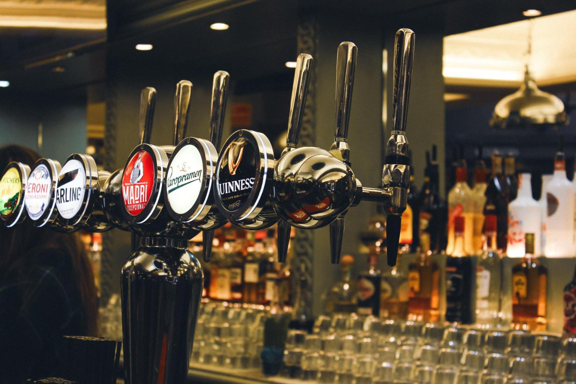 The Kings Arms Hotel สวินดอน ภายนอก รูปภาพ