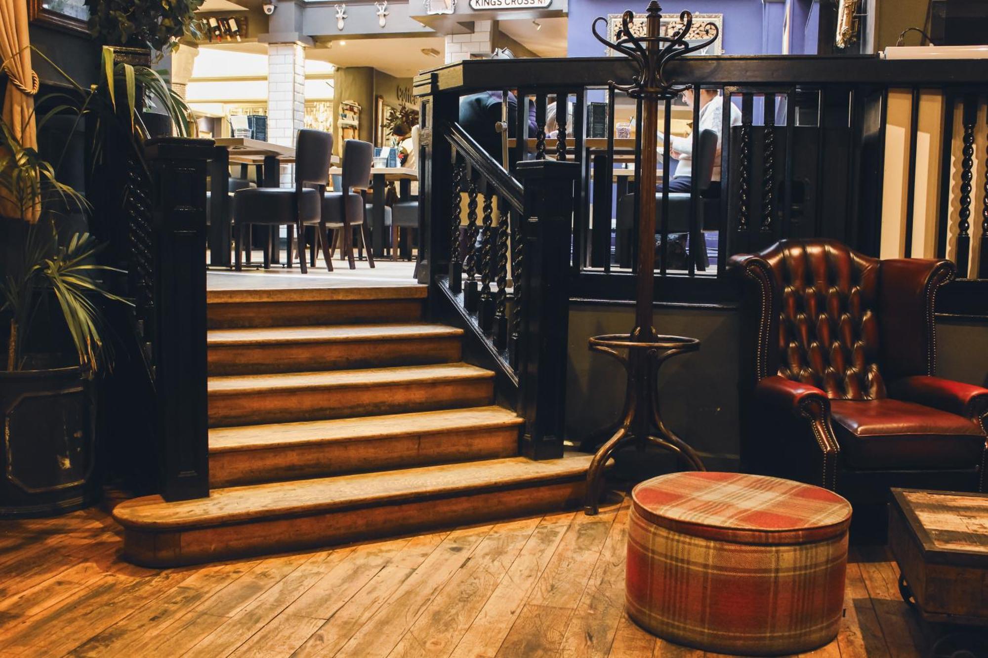 The Kings Arms Hotel สวินดอน ภายนอก รูปภาพ